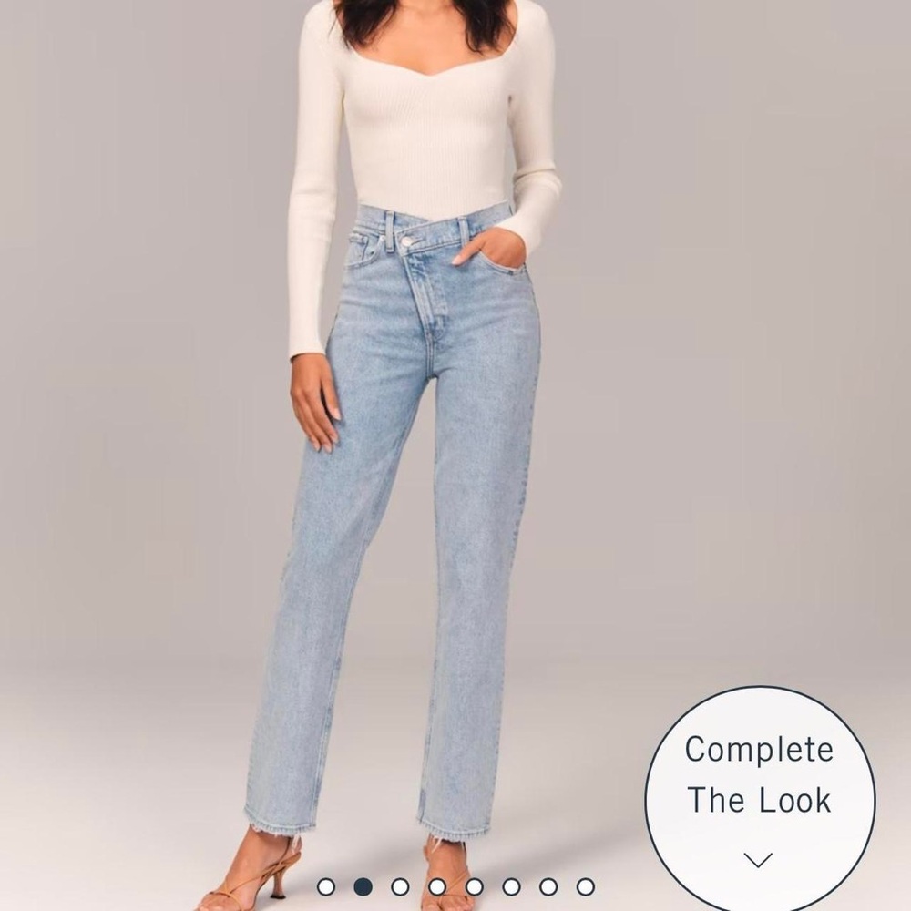 Abercrombie and fitch the 90’s straight ultra high rise
Crossover jeans